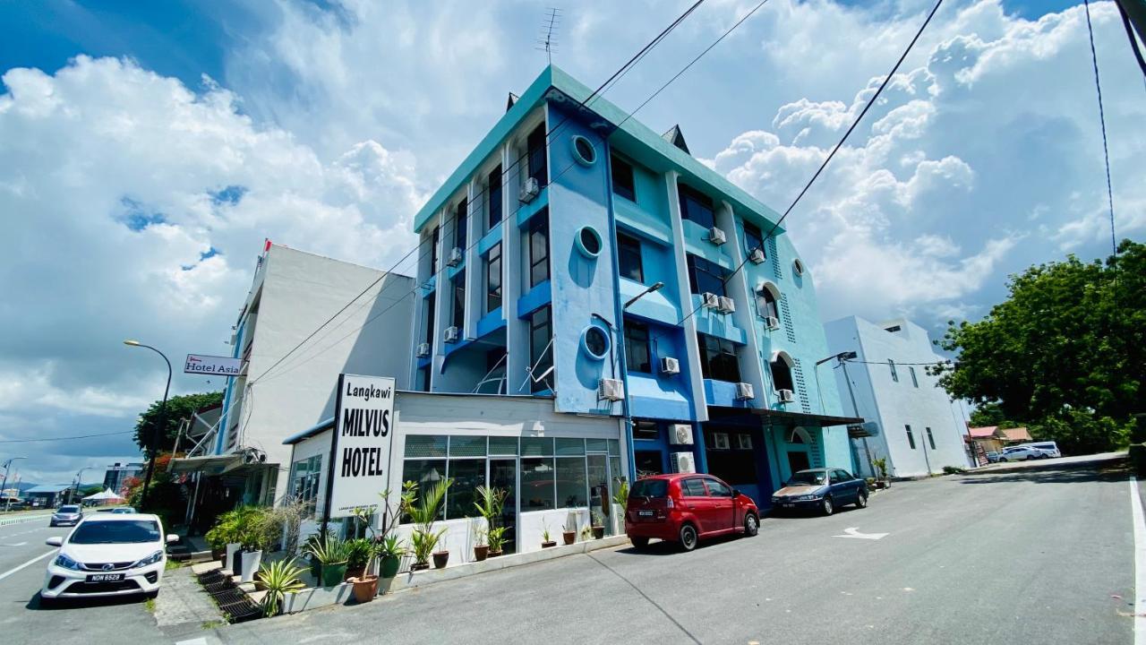 Milvus Hotel Kuah Exterior foto
