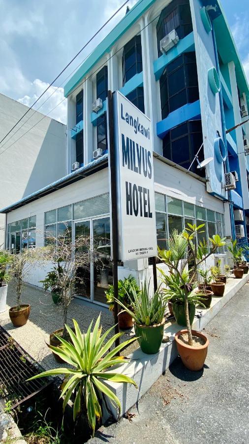 Milvus Hotel Kuah Exterior foto