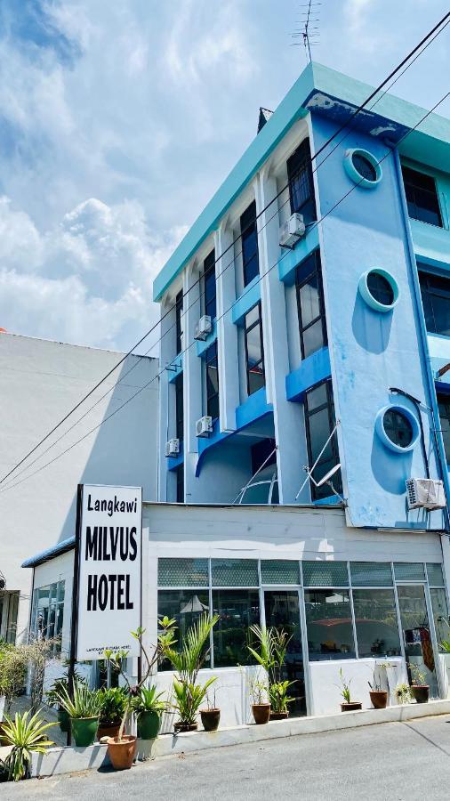 Milvus Hotel Kuah Exterior foto