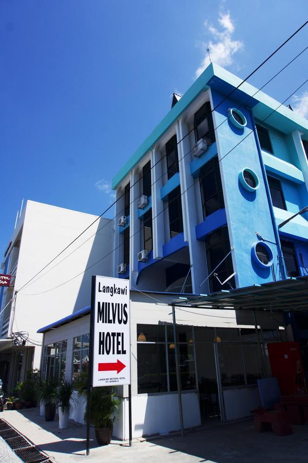 Milvus Hotel Kuah Exterior foto