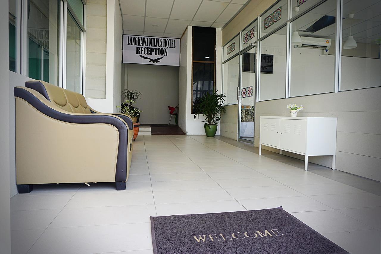 Milvus Hotel Kuah Exterior foto